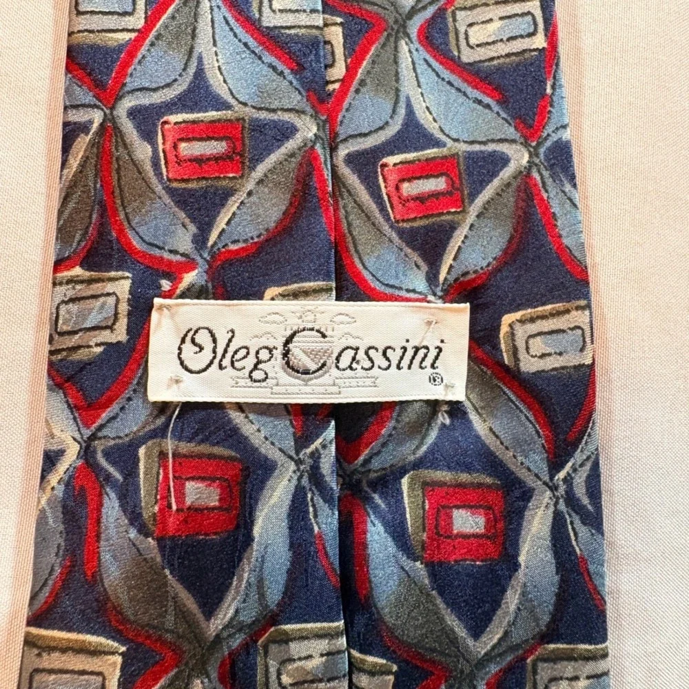 Oleg Cassini Silk Necktie Mens Navy Red Silver Geometric Abstract Made in Italy - Picture 3 of 6